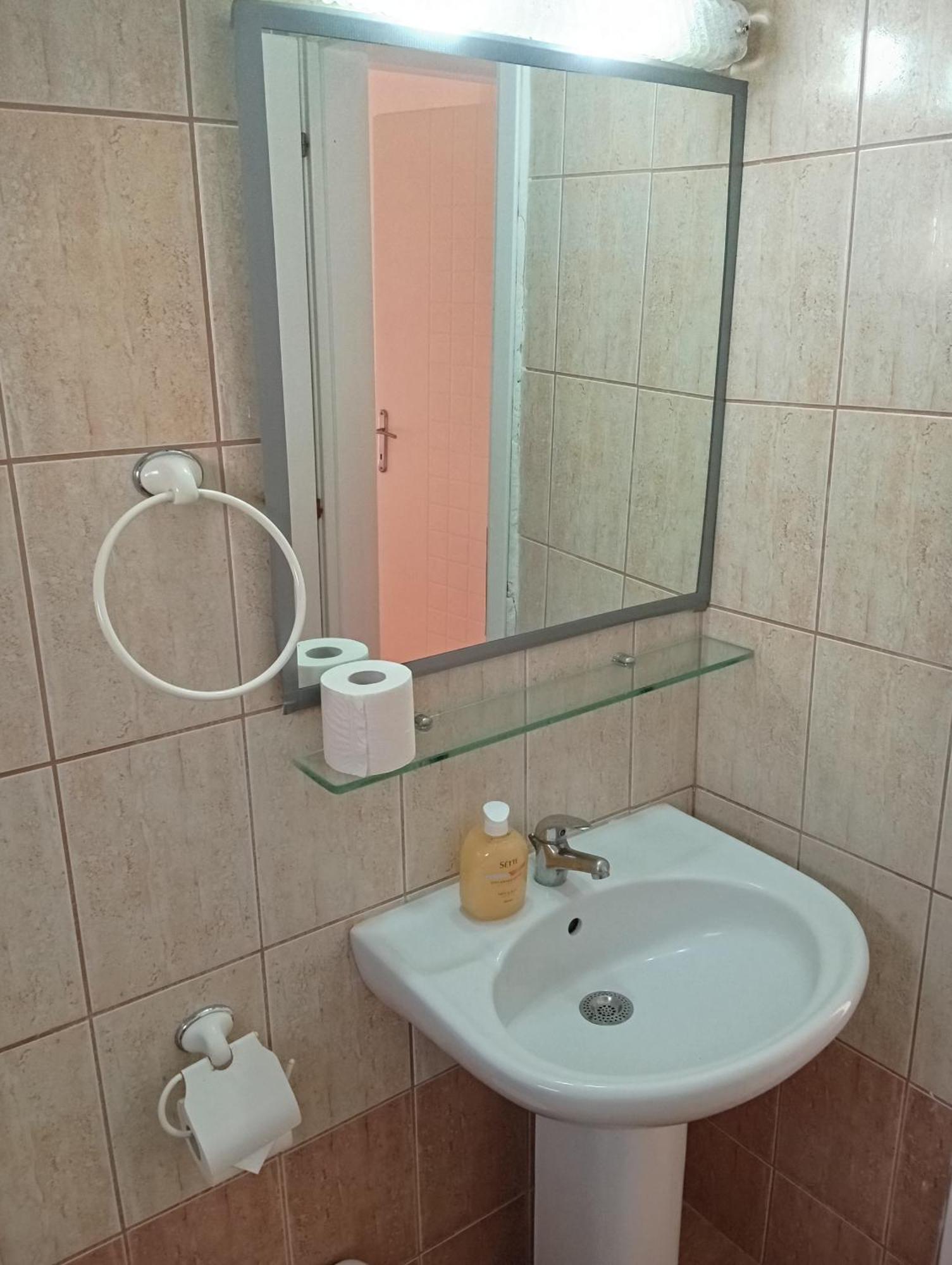 Apartments Gregory & George Ханиоти Екстериор снимка